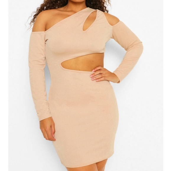 Plus Size Cutout Side Long Sleeve Bodycon dress - Picture 2 of 4
